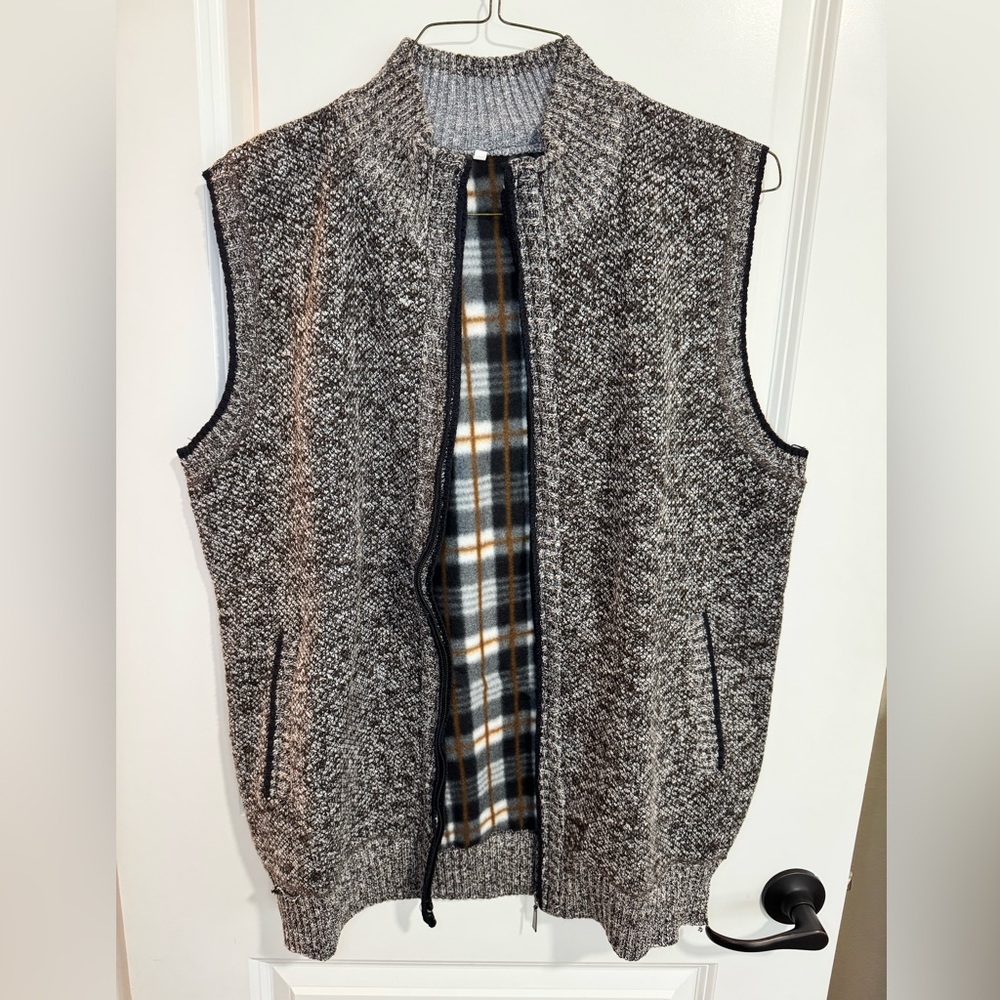 NWOT Men’s woven zip-up sweater vest with fleece lining, brown / fits like XXL